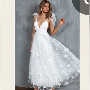 Selfie Leslie - White Floral Dress